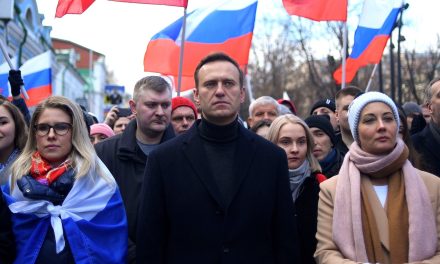 方舟与乌克兰：普京和他的“六四噩梦”—民主与独裁的非对称战争
