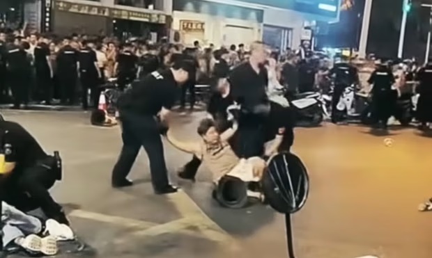 易尧 | 江油照相馆：官僚逆淘汰与地方正义的觉醒