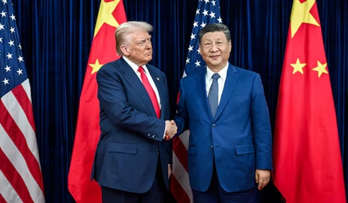 上月30日，美国总统唐纳德·特朗普在金海国际机场航站楼迎接中国国家主席习近平，随后举行双边会晤。